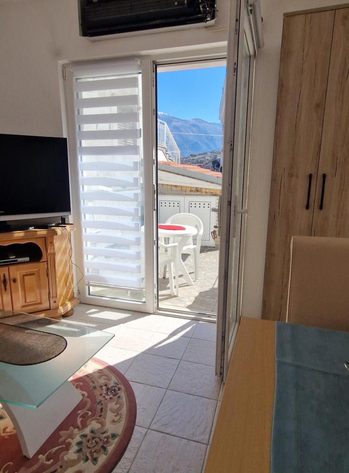 Seaside Apartments And Rooms Kotor Exterior photo
